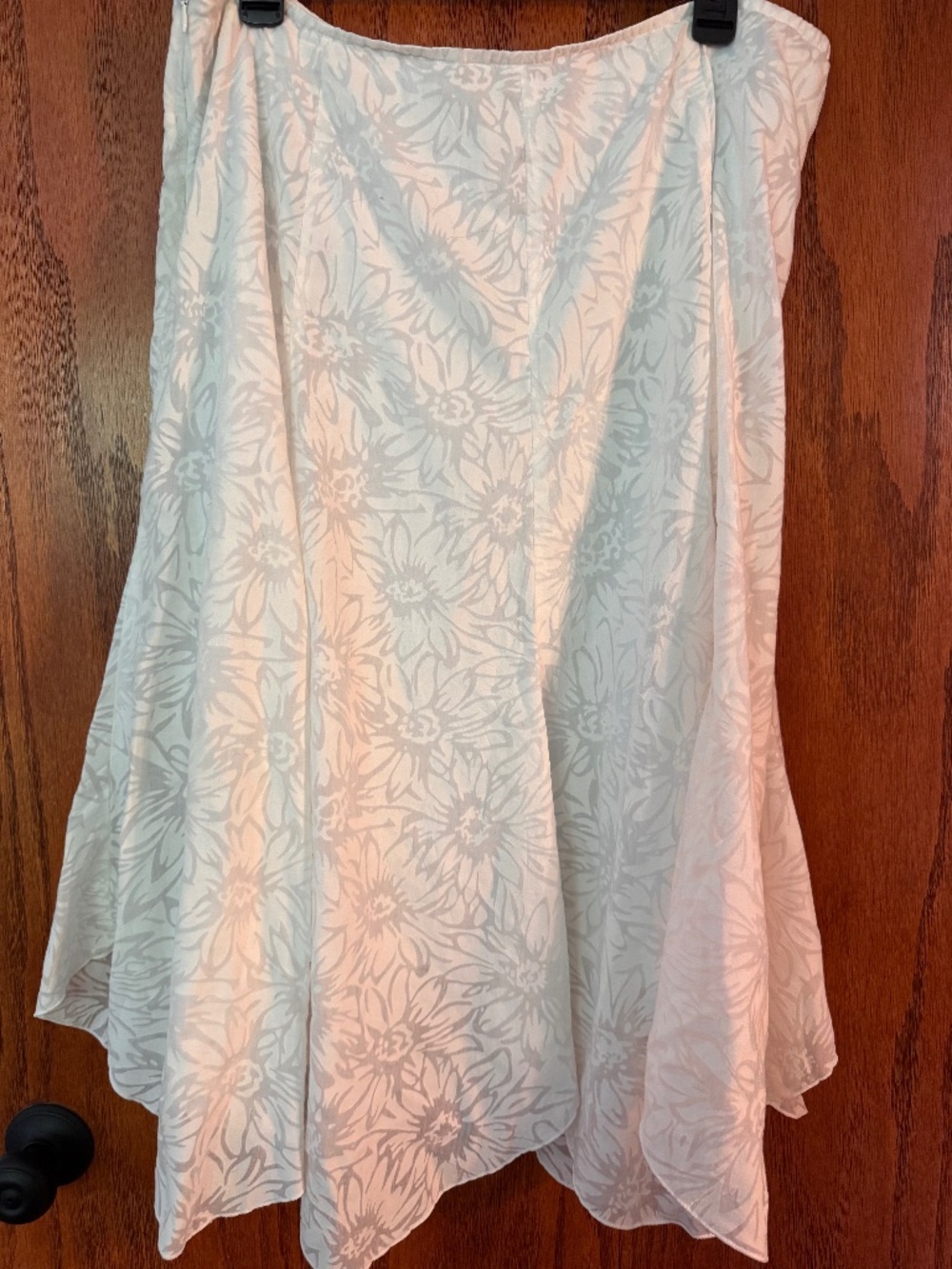 Handkerchief skirt with lining
